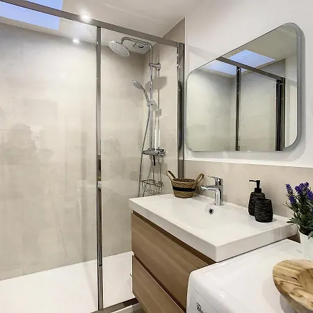 Le Papillon De Saint-Tropez