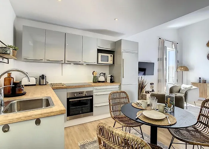 Le Papillon De Saint-Tropez